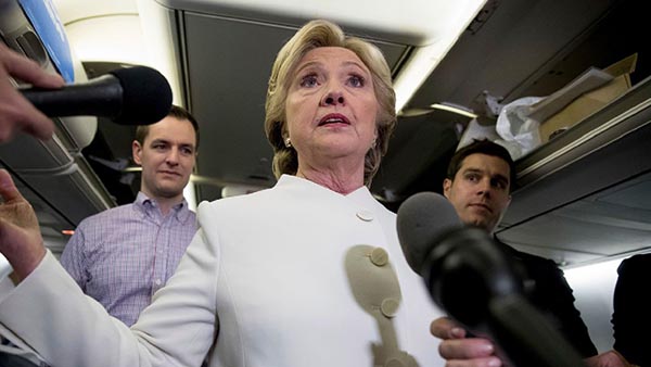 Hillary's 2016 Campaign Manager Throws Her Under the Bus