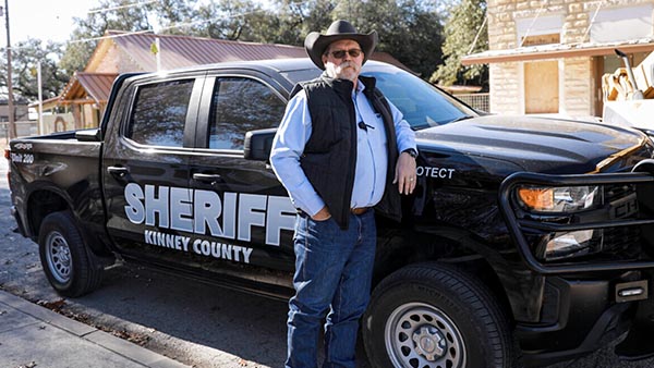 Sheriff Goes Rogue, Grabs 4 Illegals and Does Biden's Job for Him