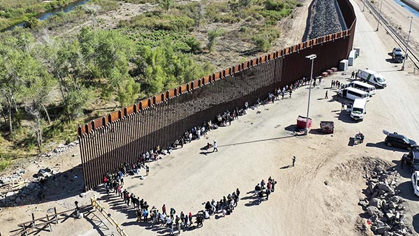 Biden Admin Quietly Approves Construction of Trump's Border Barrier in Arizona