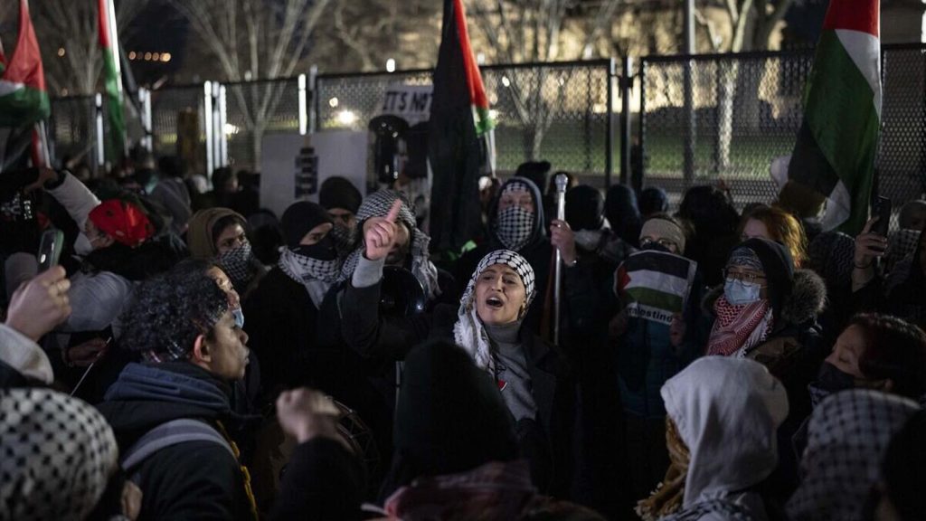 Pro-Palestine Protesters Storm White House, Attempt to Break Down ...