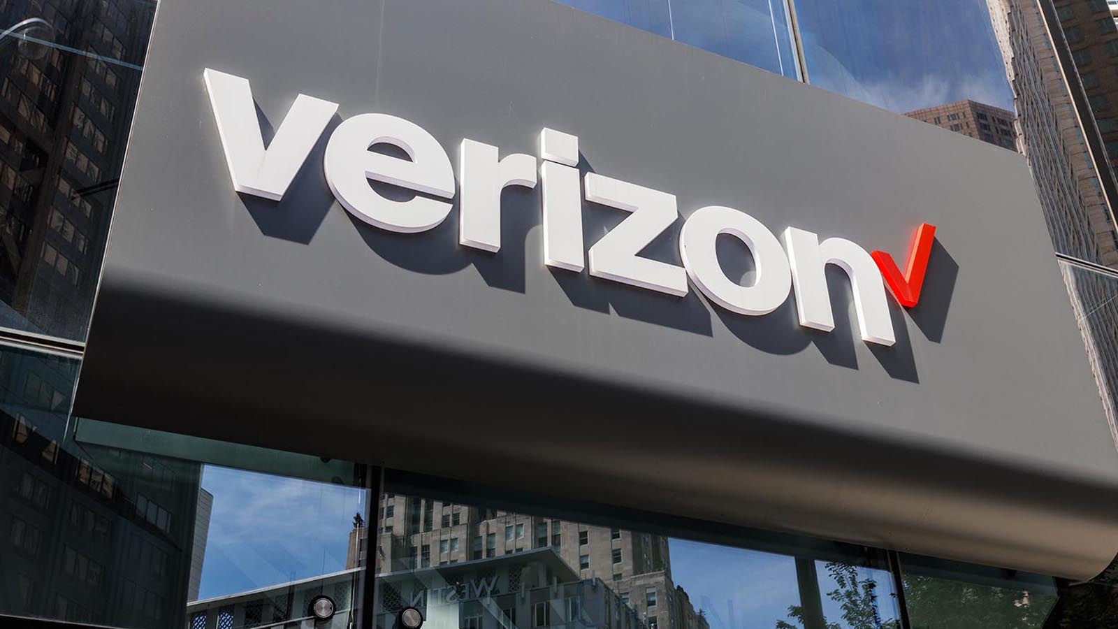 Many Verizon Customers Eligible for Piece of 100 Million Class Action